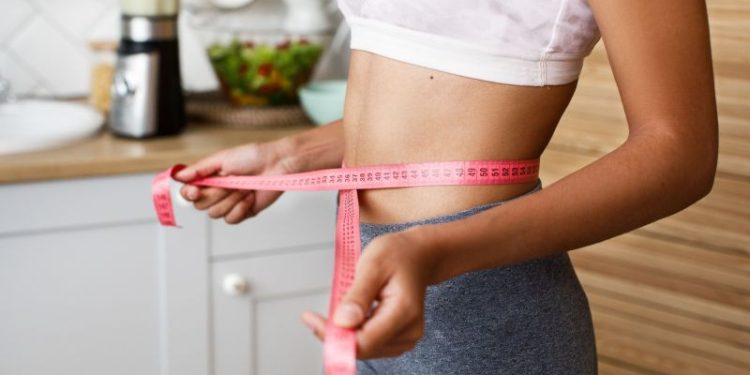 Vuelve el verano: el ejercicio infalible para bajar de peso y eliminar esos kilos de más