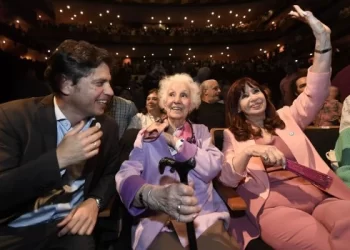 Kicillof toma distancia de CFK: el sendero de la UCR se bifurca