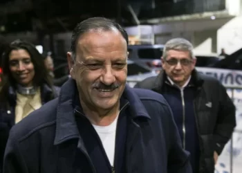 Quintela responde a la mala información de Máximo Kirchner: “Ningún intendente o ministro de Kicillof me juntó avales”