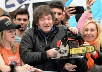 El Gobierno evalúa el proceso de privatización para 59 empresas: cuáles son las más destacadas