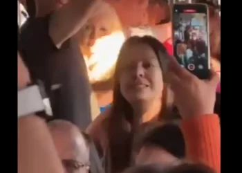 Fuerte escrache a Sandra Pettovello en Aeroparque: “Ganamos las elecciones, aguántensela”