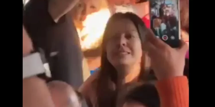 Fuerte escrache a Sandra Pettovello en Aeroparque: “Ganamos las elecciones, aguántensela”