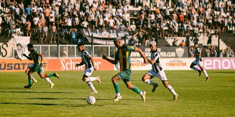 Aldosivi empató con Chaco For Ever y no se aseguró la punta