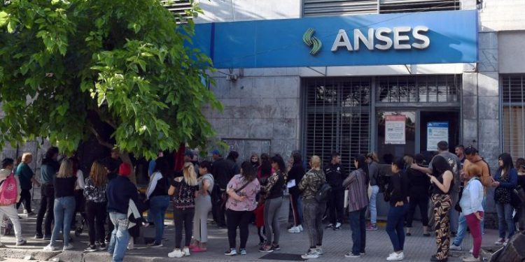 ANSES: calendario de pagos completo de octubre 2024 con aumento y bono, ¿cuándo cobro?