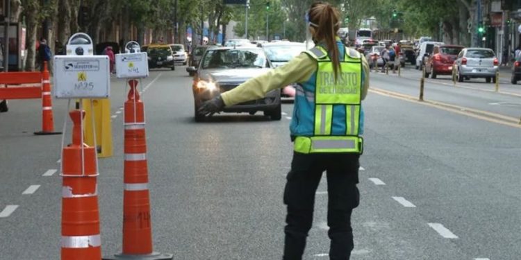 Atención conductores: esta es la pregunta que nunca debes responder en un control de tránsito