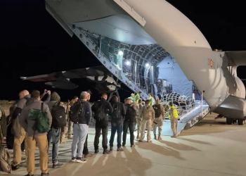 Los dos aviones del Ejército del Aire vuelan de Beirut a Madrid con 243 ciudadanos a bordo
