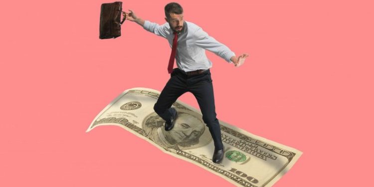 Carry trade: hasta cuándo se puede ganar 8% mensual en dólares