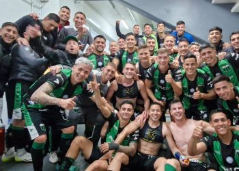 Chicago sigue soñando con el ascenso: triunfazo y otra vez líder