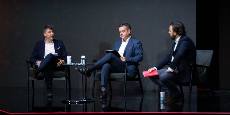 Coches ‘monedero’, cobrar por reciclar o el fin del fraude: la digitalización redefine el concepto de dinero