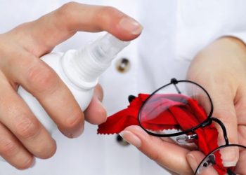 Cómo eliminar las rayas de los anteojos de forma fácil y con tan solo dos ingredientes