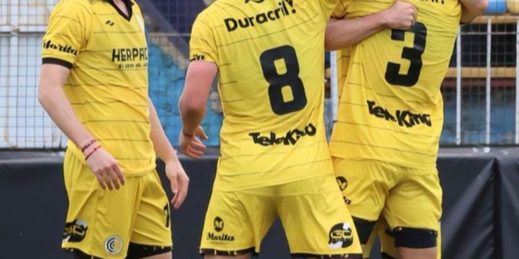 Comunicaciones ganó un partido clave y quedó a tiro del Reducido