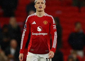 Con Garnacho y Lisandro, United recibe al Brentford