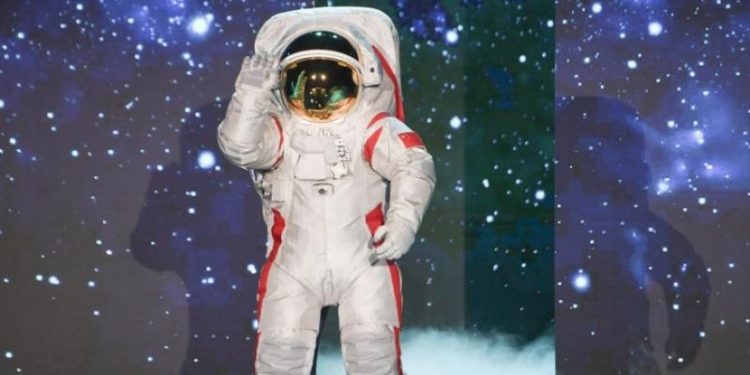 Confirmado: China le puso fecha al viaje a la Luna y sorprendió con nuevos trajes especiales