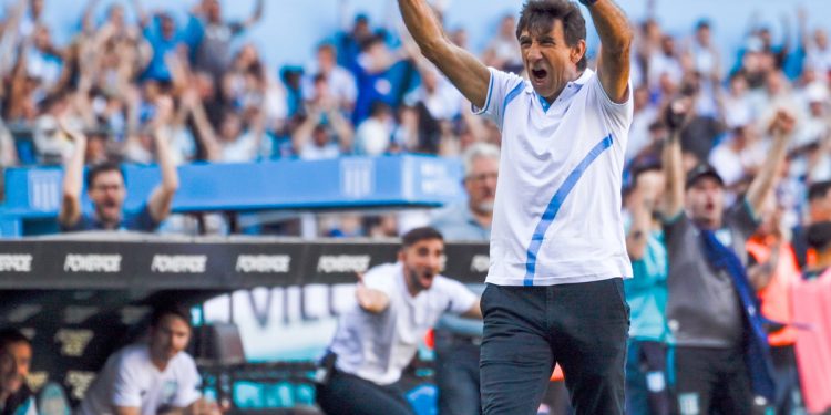 Costas en Racing: del “nos quedan todas finales” al “sufrimos de más”