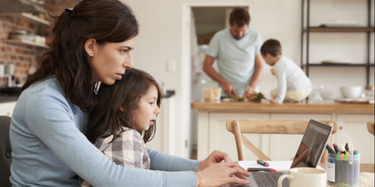 Cuánta cuesta criar un hijo en Argentina, según el INDEC