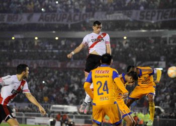 De Pelé a Ramiro Funes Mori: así fueron las finales de Libertadores en el Monumental