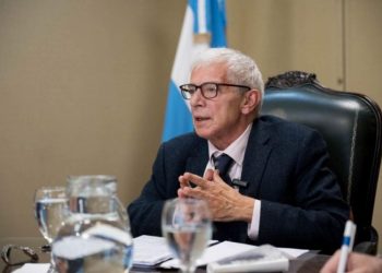 Del cierre de organismos “políticos” a los cambios en la Justicia: “Pasamos la motosierra como pide Milei”