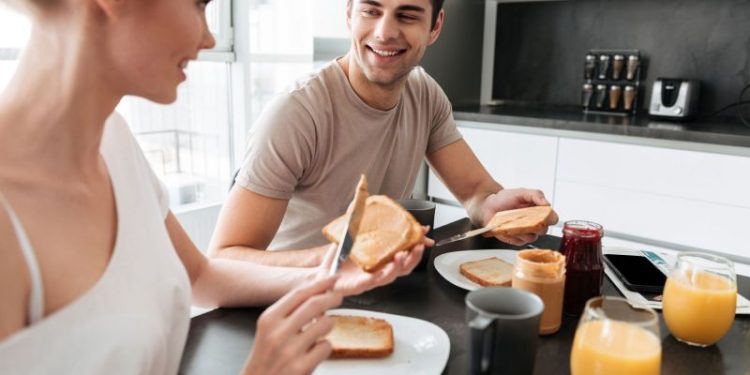 Desayuno saludable: el ingrediente clave que va a cambiar las tostadas que comés a la mañana