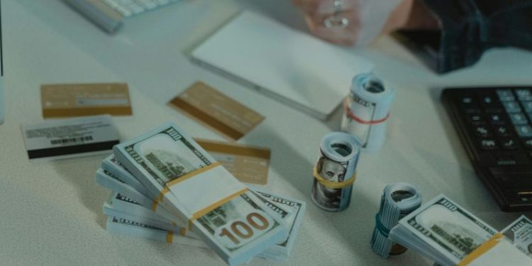 Dólar blue: a cuánto cerró su cotización este viernes 11 de octubre