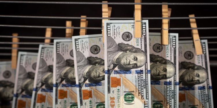 Positivo: El BCRA reveló cuántos dólares ya ingresaron a las cuentas para el blanqueo