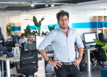 El ‘fenómeno Colapinto’ y el gen emprendedor, según el entrepreneur que más hizo para que llegue a la F1