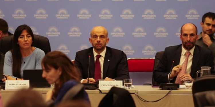 Aerolíneas Argentinas: El Gobierno acelera y busca que se firme el primer paso para la privatización