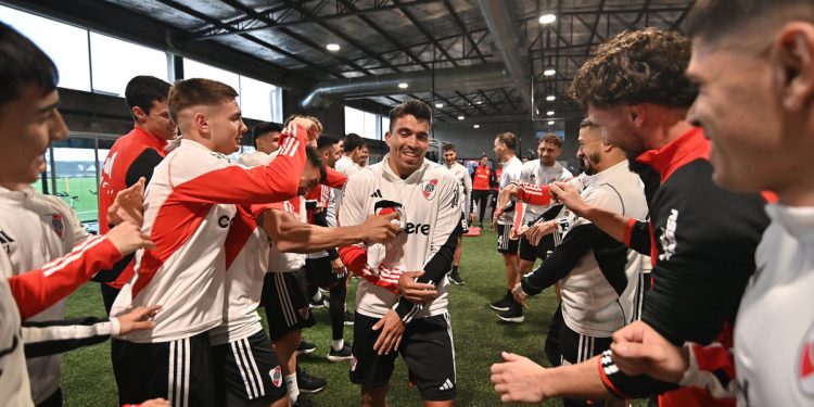 El juego Acuña: el lateral con técnica de enganche que ya sedujo a los hinchas de River