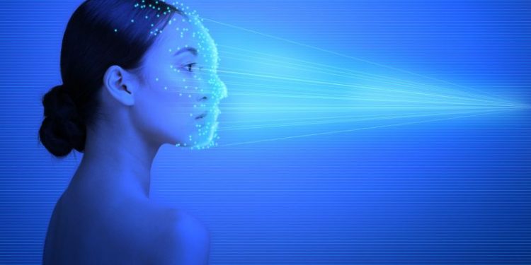 Experta de la Universidad de Harvard advierte sobre el colonialismo digital y la explotación de datos en la era de la IA