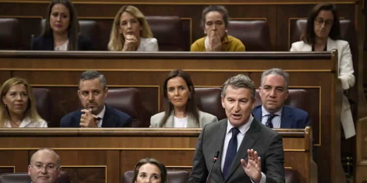 Feijóo, a Sánchez: «Llegó como adalid contra la corrupción y ha acabado con nombre en clave»