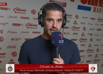Gago: desmentida, silbidos y ¿un guiño sin querer a Boca?