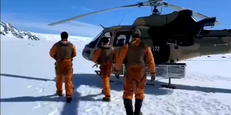 Chile realiza maniobras militares en zona en litigio con Argentina en Campos de Hielo Sur