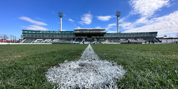 Independiente visita a Sarmiento y busca mantenerse en zona de Sudamericana