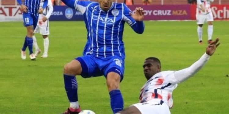 Insólito final en Mendoza: Fydriszewski picó un penal, lo erró y se armó lío