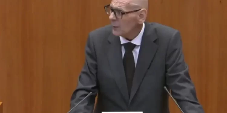 Muere el procurador de Vox Francisco Javier Carrera, que padecía un grave cáncer