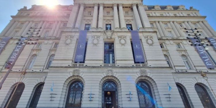 Positivo: Javier Milei encabeza un acto en el ya ex CCK para celebrar el cambio de nombre a Palacio Libertad