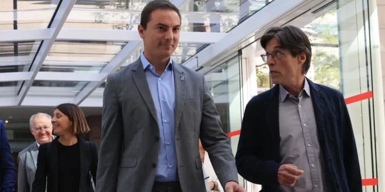 Lobato sella otra paz con Ferraz y pacta la campaña de las primarias de Madrid en Navidad