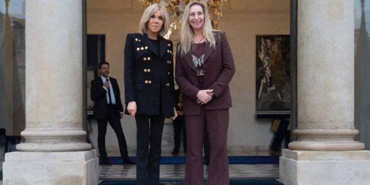 Karina Milei y Brigitte Macron estrechan lazos en el Palacio del Elíseo