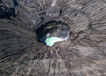 La explicación científica de los misteriosos agujeros negros que hay alrededor del mundo: por qué aparecieron