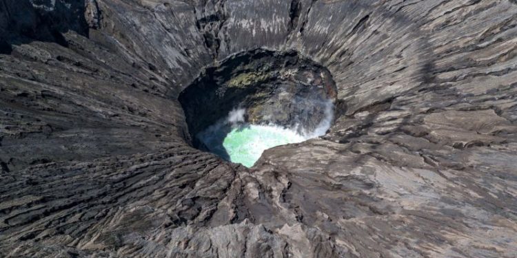 La explicación científica de los misteriosos agujeros negros que hay alrededor del mundo: por qué aparecieron