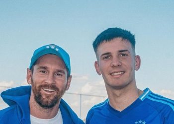 La historia detrás del fotón de Mastantuono con Messi