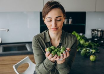 La investigación científica que comprobó la eficacia de estas 2 verduras para bajar la presión arterial