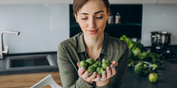 La investigación científica que comprobó la eficacia de estas 2 verduras para bajar la presión arterial