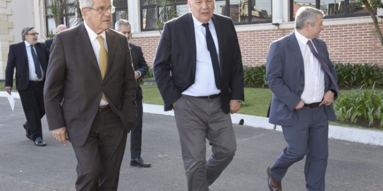 La SIGEN desembarcó en la primera universidad del Conurbano mientras presiona a la UBA