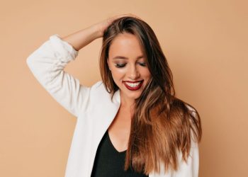 La vitamina clave contra el envejecimiento: mantiene la piel sana y ayuda a la producción de colágeno