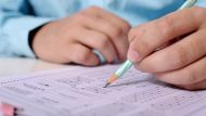 Trabajadores estatales: cómo es el examen de idoneidad que busca realizar el Gobierno