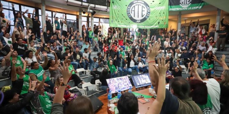 Los estatales anuncian un nuevo paro de 36 horas para demandar la reapertura de paritarias