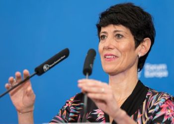 Los sindicatos no negociarán la reforma de las bajas flexibles y piden abordar otras medidas