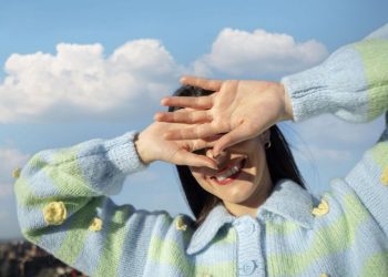 Manifestar: las 10 afirmaciones que las personas deben realizar para transformar su vida diaria