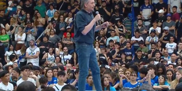 Máximo Kirchner llamó a “construir el camino de salida” del Gobierno de Milei