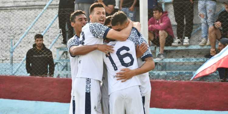 Midland dejó pasar la chance de acercarse a la punta de la Primera B